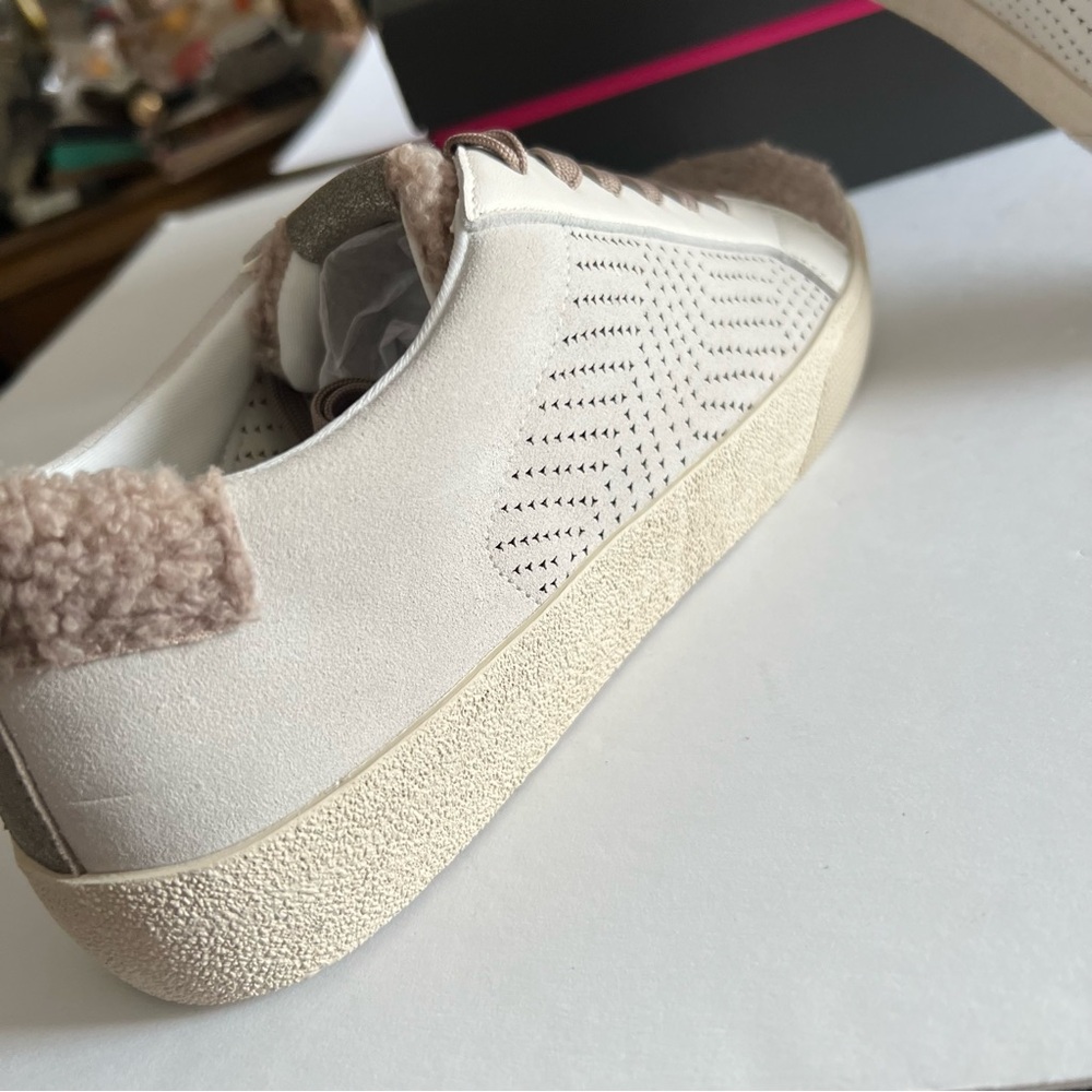 VINCE CAMUTO MYRALYN LEATHER SNEAKERS SCUFFED WHITE SIZE 9.5 NEW IN BOX - Picture 13 of 15